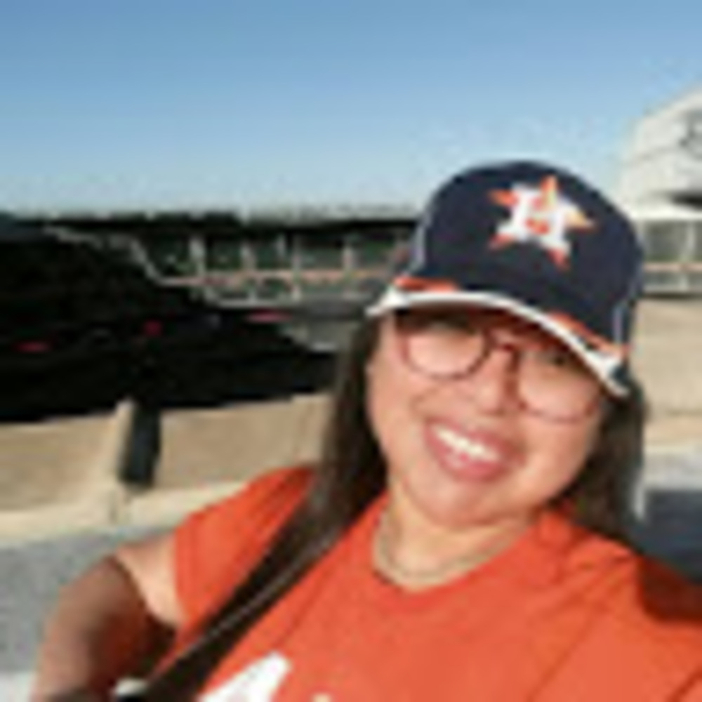 Meet your Posher, Saraiah